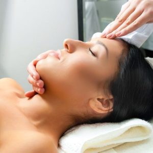 Facials at Split Enz hair and beauty salon in Broomall Pennysylvania